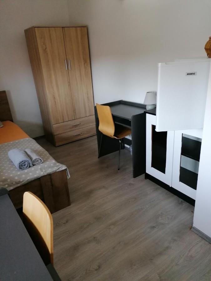 Sunflower Accommodation Lubiana Esterno foto