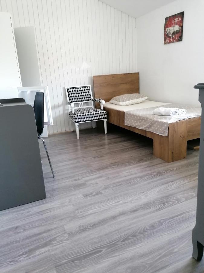Sunflower Accommodation Lubiana Esterno foto